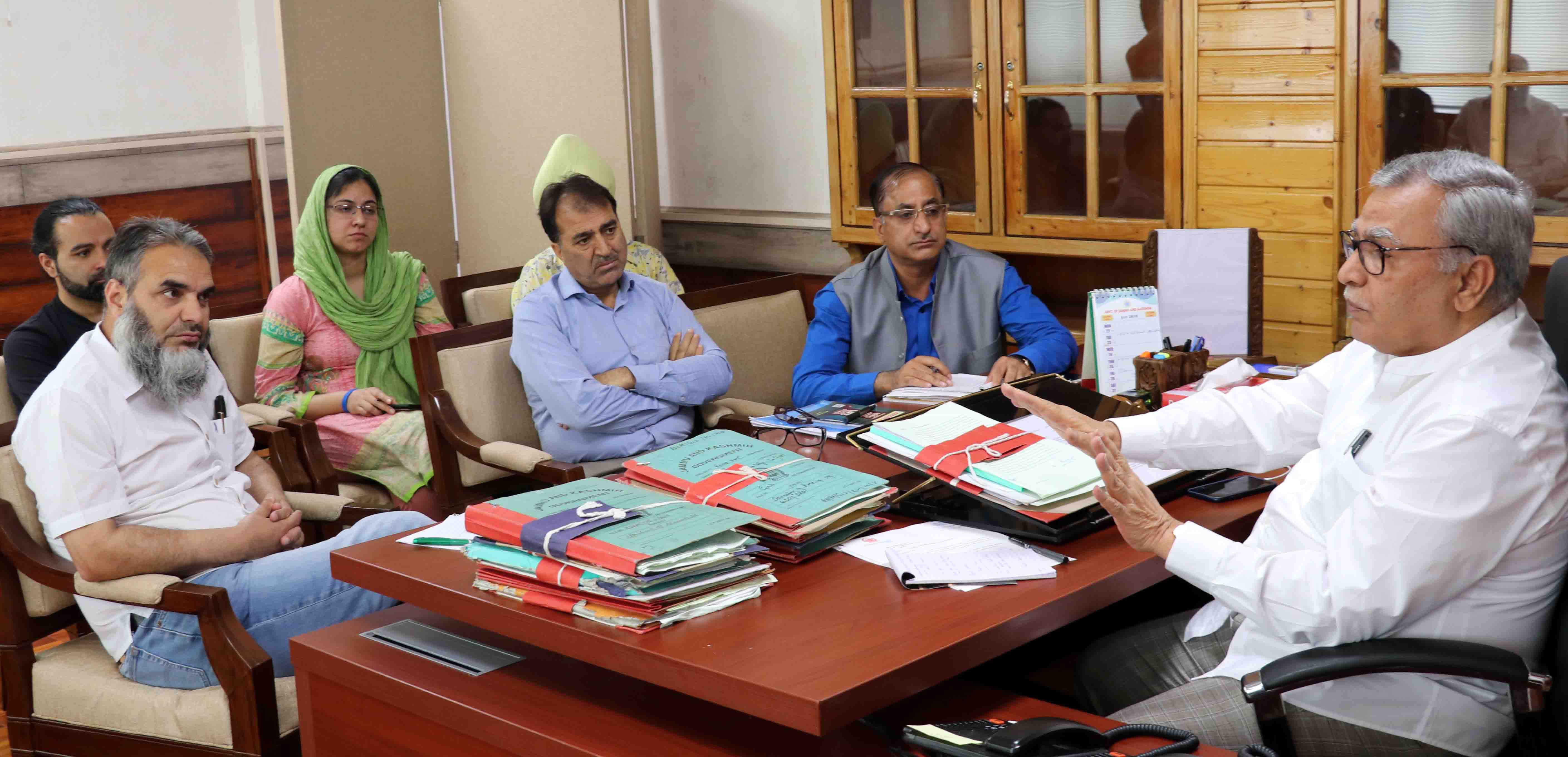 Govt focusing to make horticulture lucrative venture: Advisor Khan