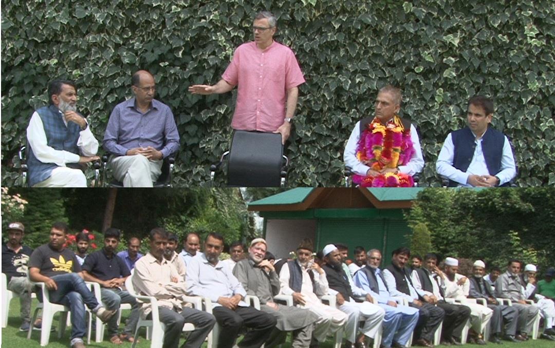 Omar Abdullah welcomes Senior Congress leader Ali Asgar Khan into National Conference