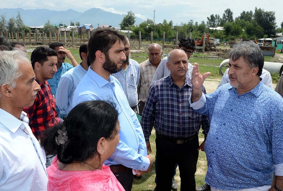 Govt to start mass sterilization of dogs in Srinagar: Samoon