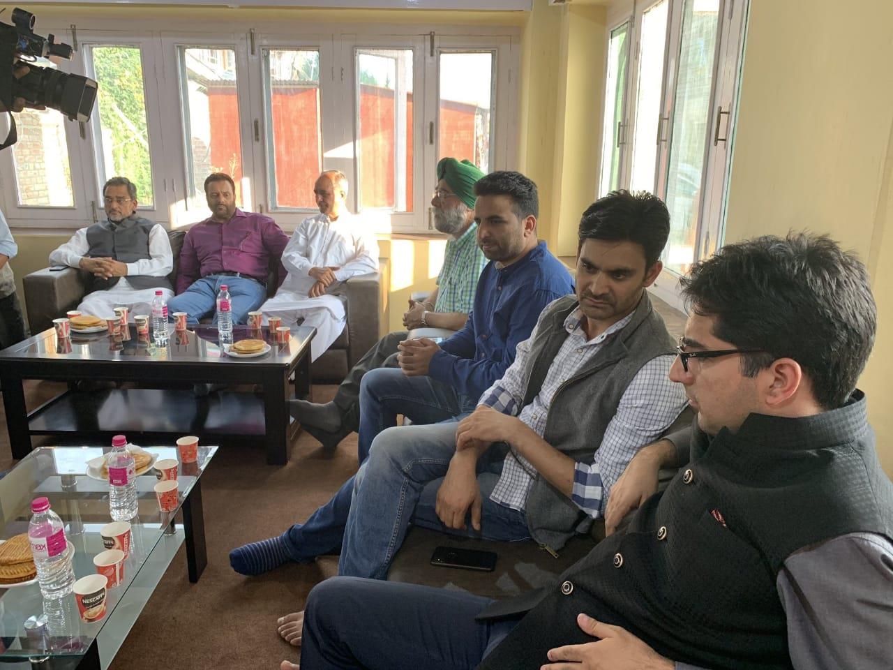 Various political parties including NC, PDP attend all party meeting convened by PUF