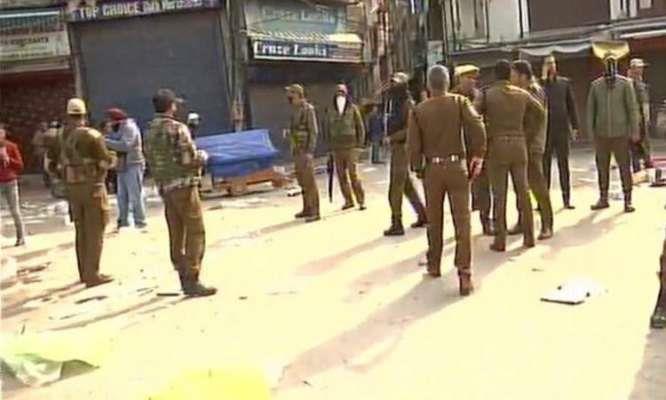 Militants hurled grenade at Amira Kadal