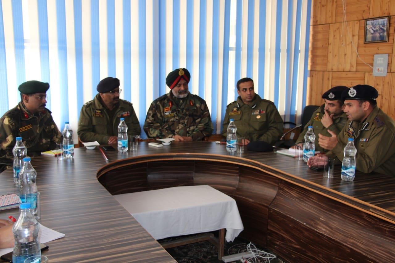 DGP, GOC 15 Corps, visits Bandipora