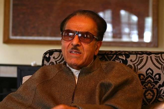 Soz urges Sinha to raise voice on Kashmir situation in Delhi forcefully