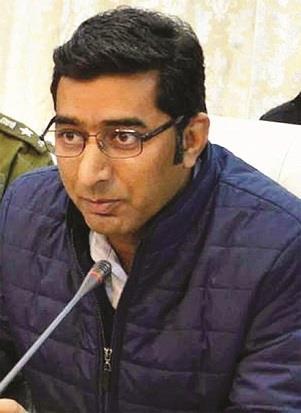 DC Srinagar orders audit of encroachments along Jhelum, flood spill channels