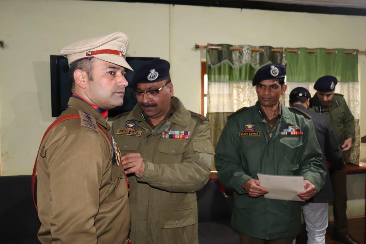 Police officers, get DGP’s commendation medal in Baramulla