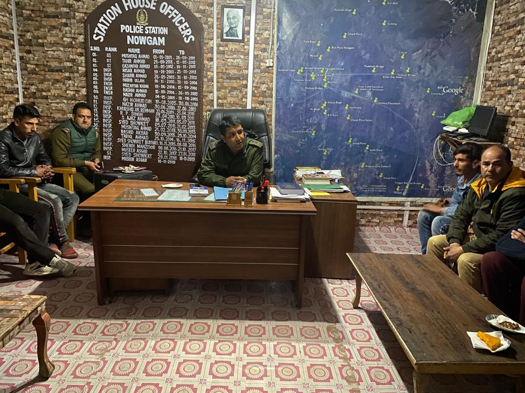 Sringar police holds interactive meeting with community members at PS Nowgam