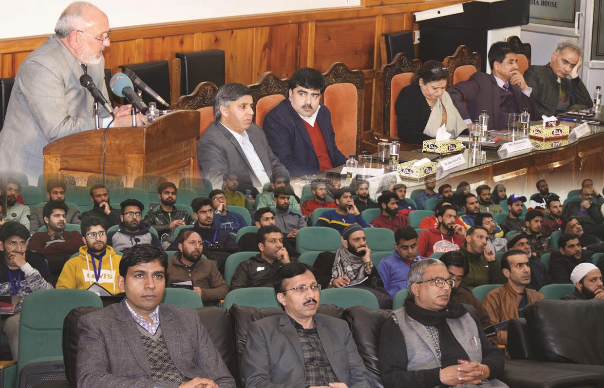 Capacity building workshop for Urdu journalists & journalism students’ begins at EMMRC KU