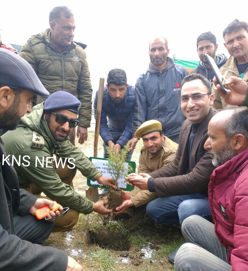 Plantation drive under green Jammu and Kashmir held at Tangmarg