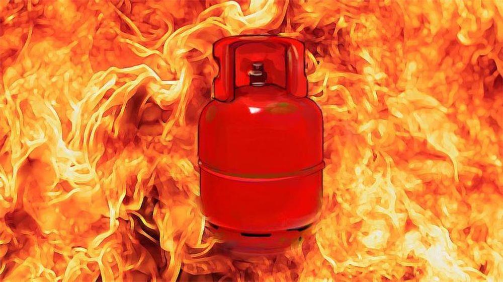 1 person killed, 4 injured in Budgam Gas cylinder blast