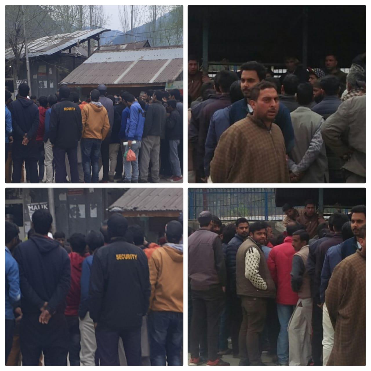 Despite govt orders to avoid gatherings, folk dancers continue to attract gatherings in Uri