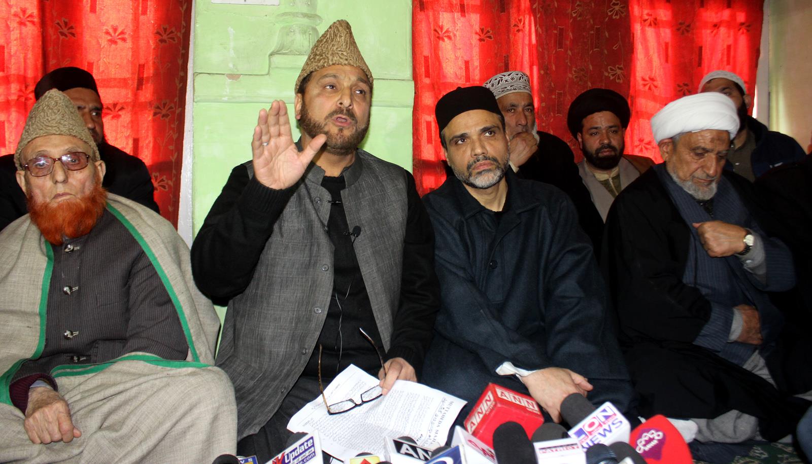 Coronavirus outbreak: Mirwaiz headed MMU urges people to offer only obligatory prayers in mosques
