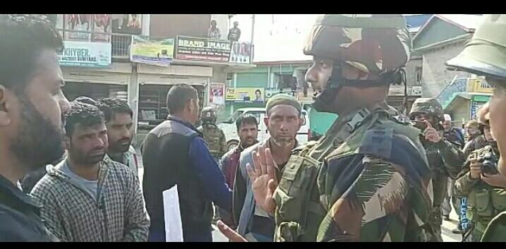 Army distributes awareness pamphlets in Handwara