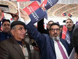 13 senior political activists join JKAP