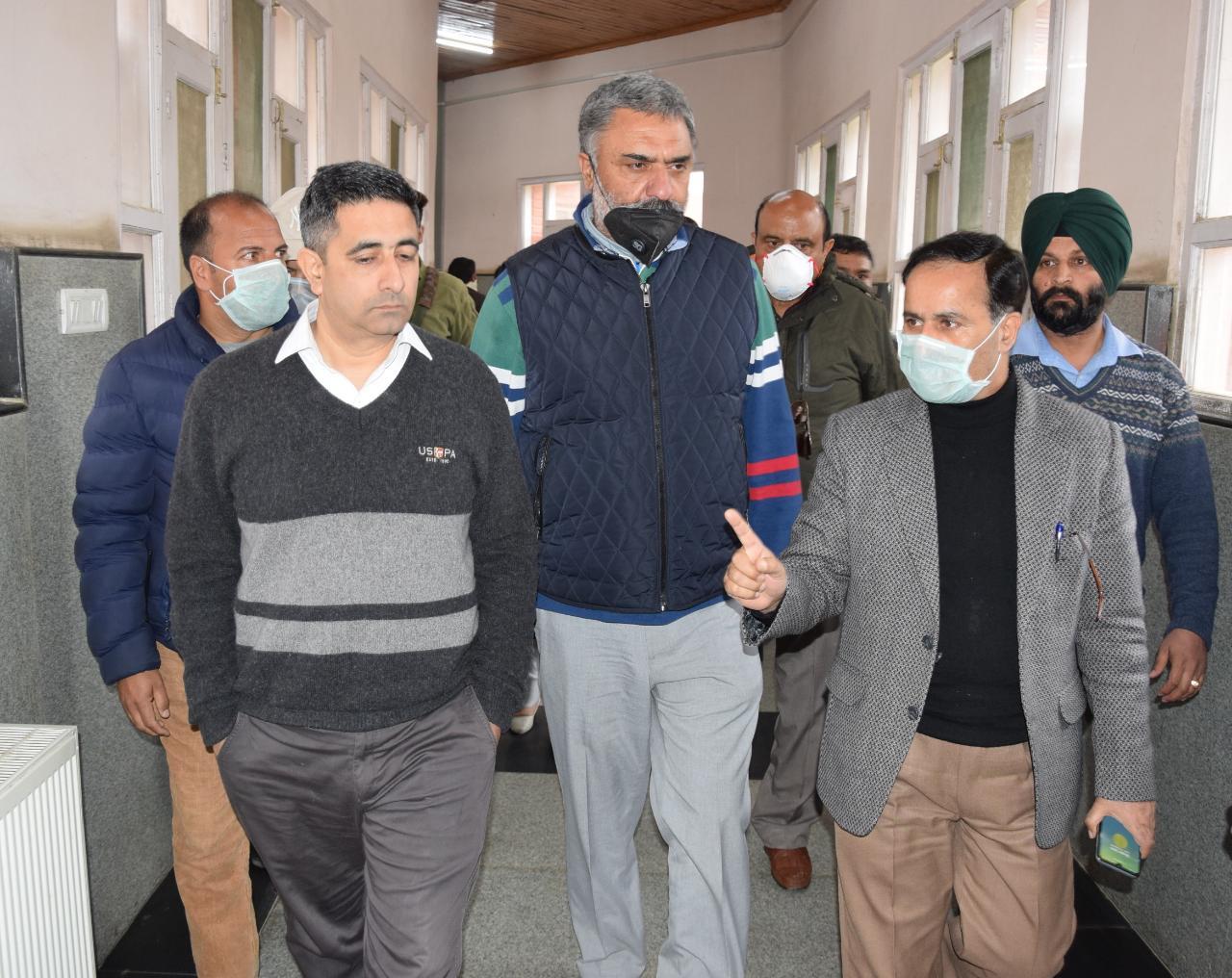 N-COVID-19 Alert: DC B’la Inspects SDH Sopore, Reviews various Preventive Arrangements