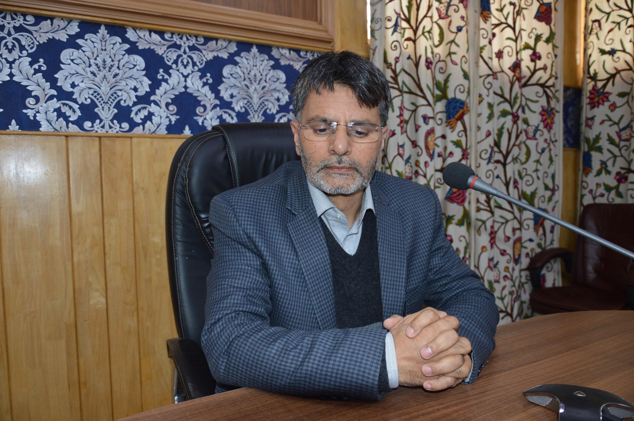 DC Anantnag set an example, sent his son in quarantine