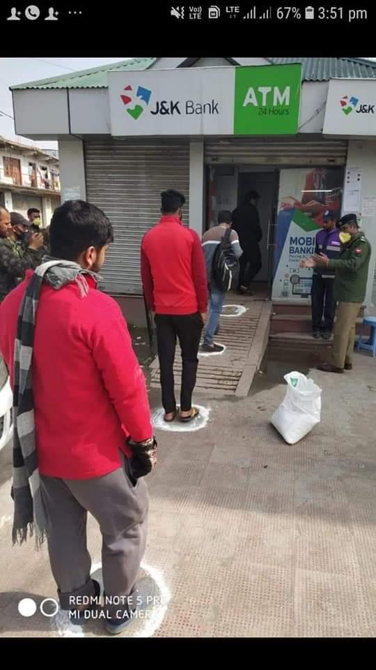 Ganderbal police comes up with novel concept of maintaining social distances