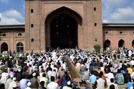 Mirwaiz led Auqaf body appeals people to offer prayers at home as Covid-19 spreads