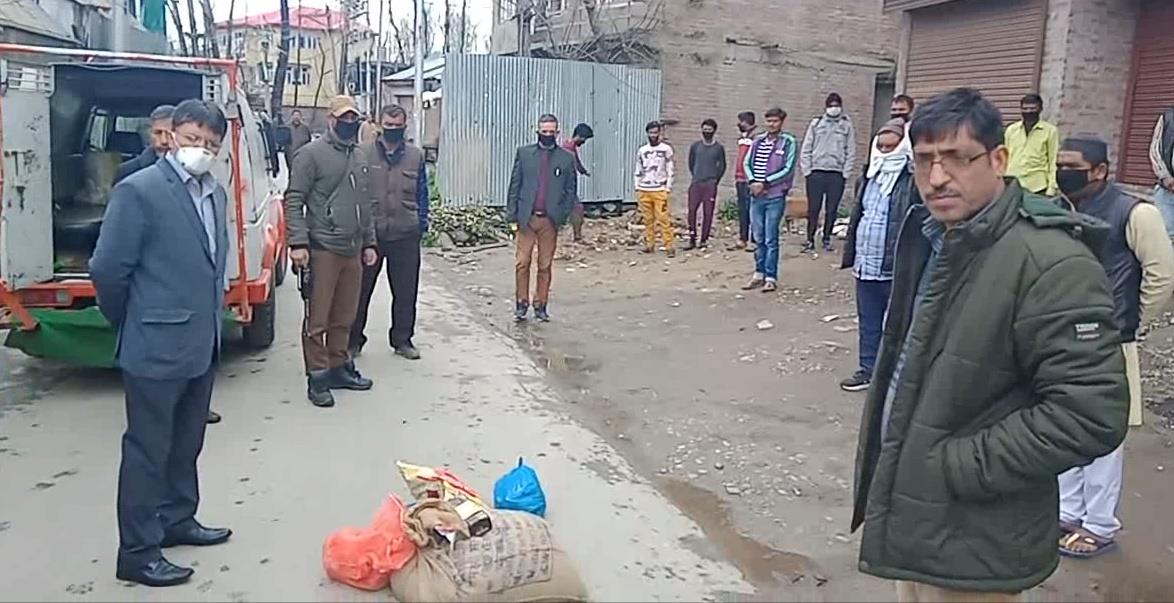 DM launches free ration distribution drive in Anantnag