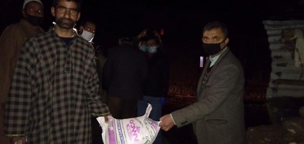 COVID-19 District admin distributes food kits among needy, migrant labours, destitute