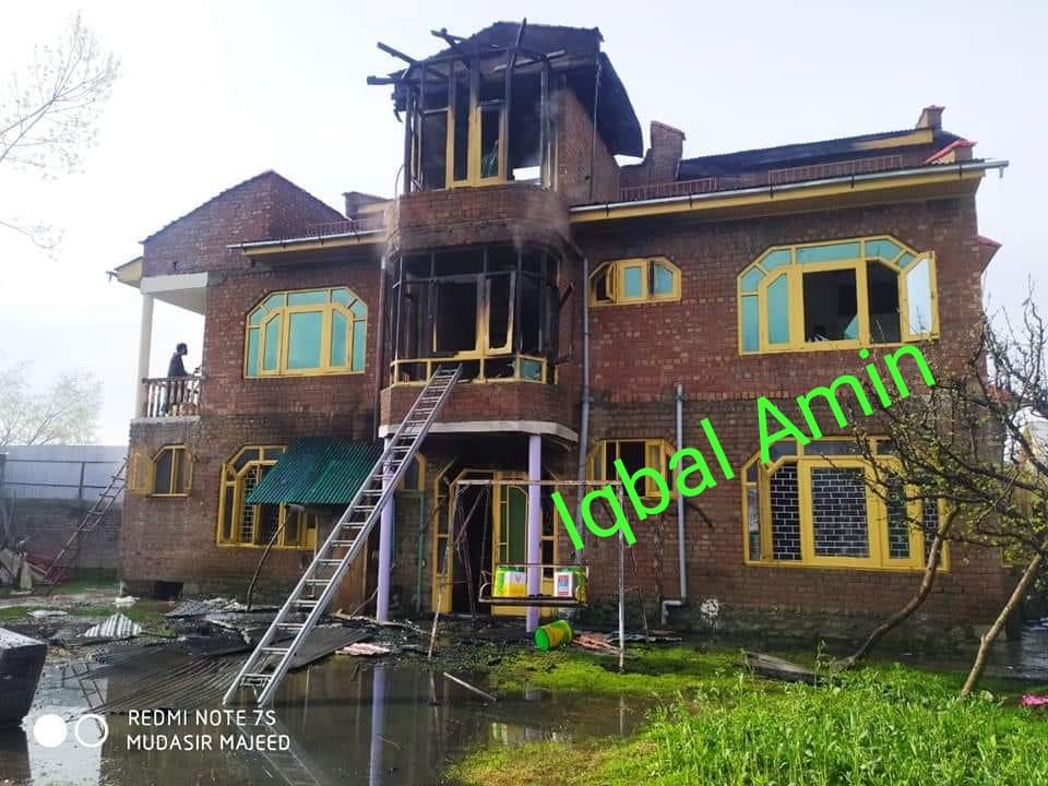 Residential house gutted in fire mishap in Sopore