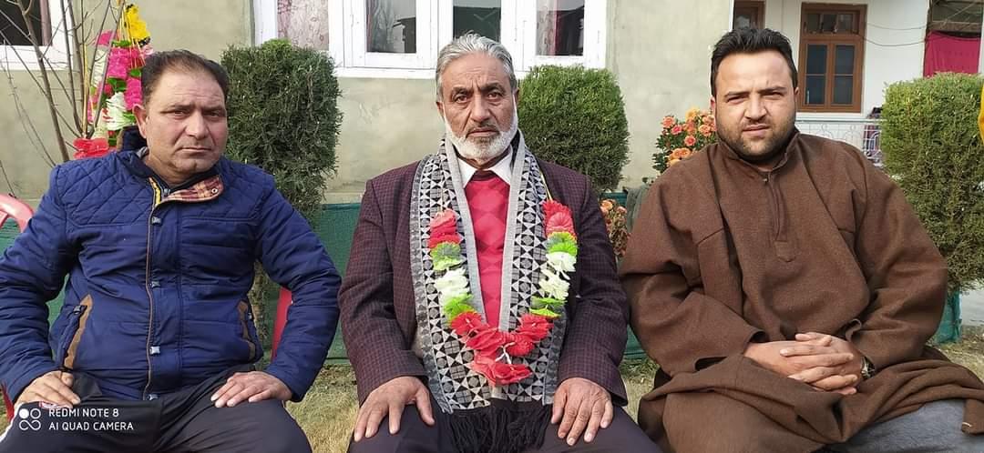 BJP's former District President Anantnag quits party