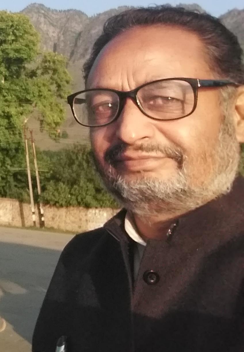 Ashraf Nisar Wani Greets people On Eid-ul-fitr