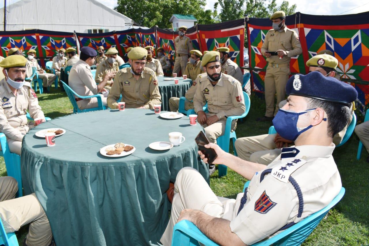 SSP Budgam held Darbar with jawans at DPL Budgam