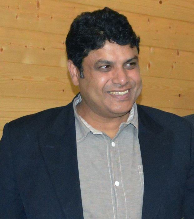 Sarmad Hafeez takes review of facilities, equipment at Gulmarg