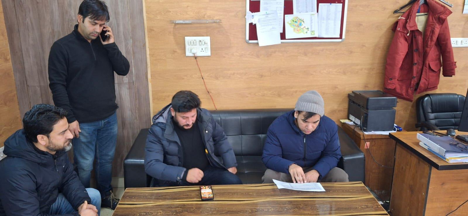 Div Com conducts City Tour; takes stock of snow clearance, electricity, water supply