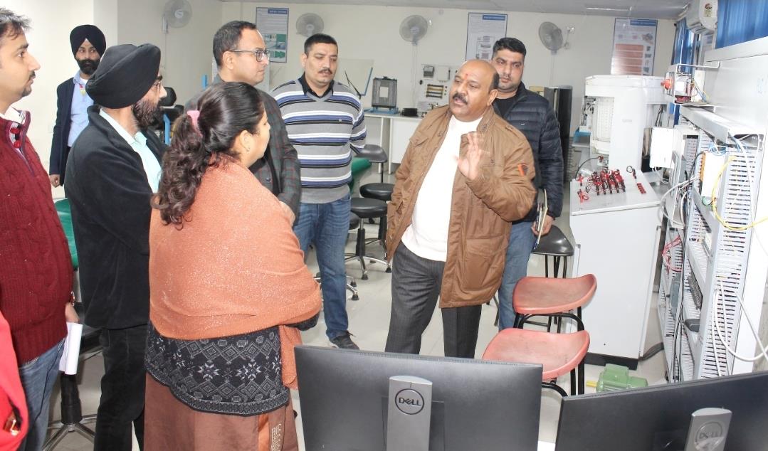 Dy CM visits Jammu Polytechnic College, interacts with faculty, students