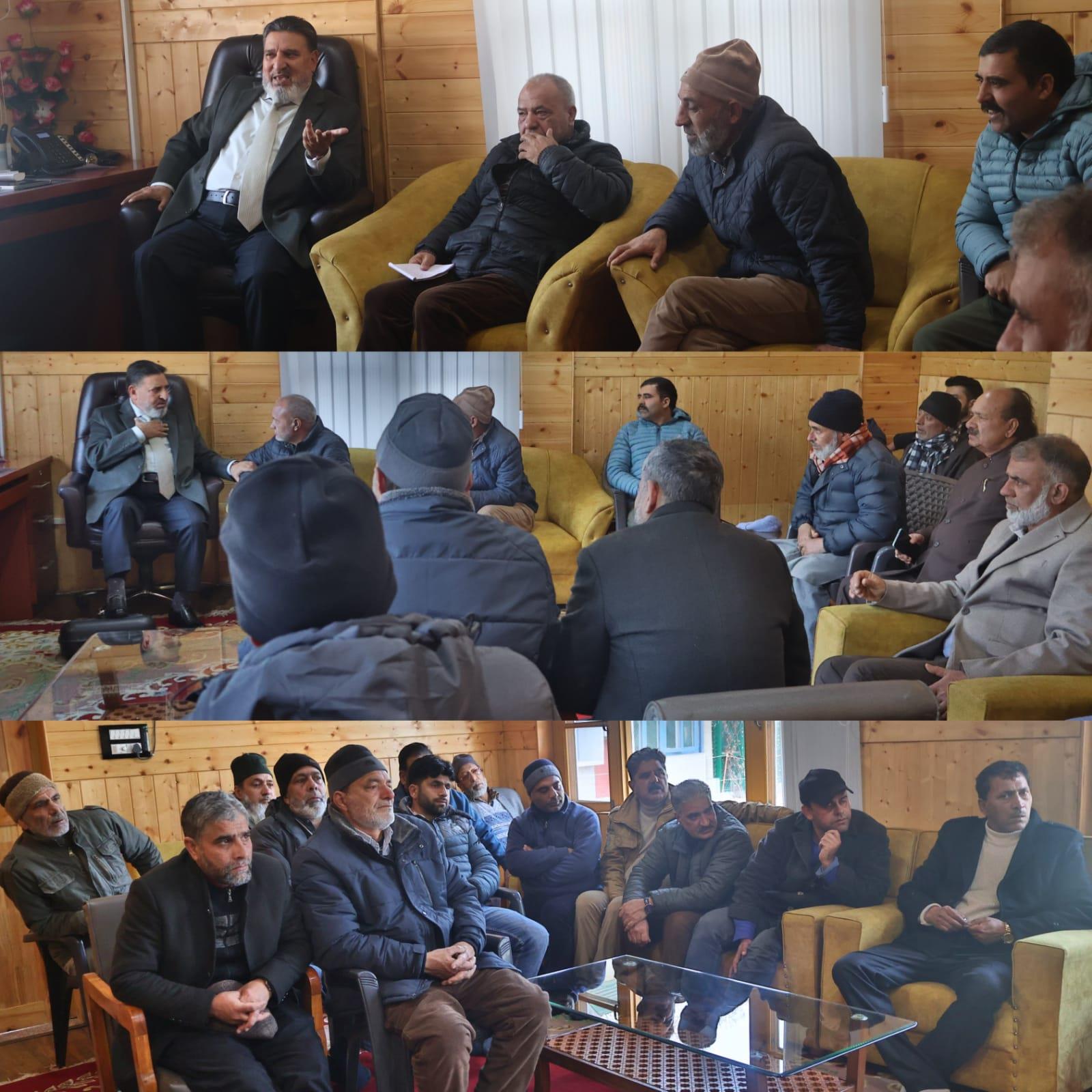 A public delegation from Boniyar Uri calls on Syed Mohammad Altaf Bukhari