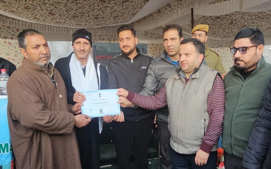 MLA Irfan Hafeez Lone presides over water management prog at Wagoora