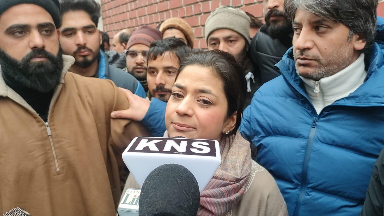 PDP Launches Signature Campaign to Ban Liquor in J&K