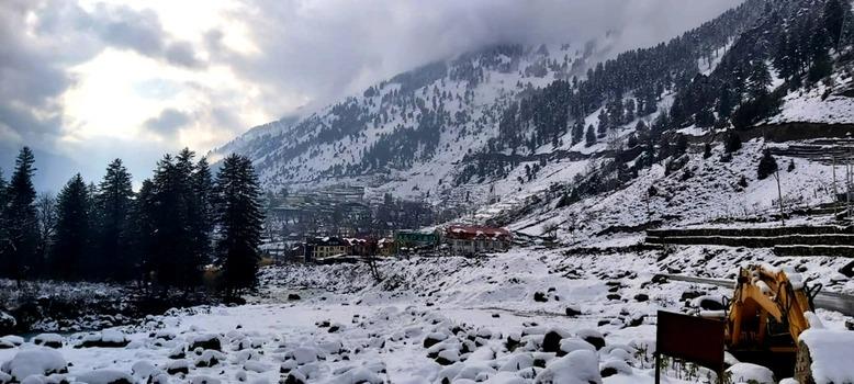 Moderate Western Disturbance to Bring Rain and Snow in Kashmir