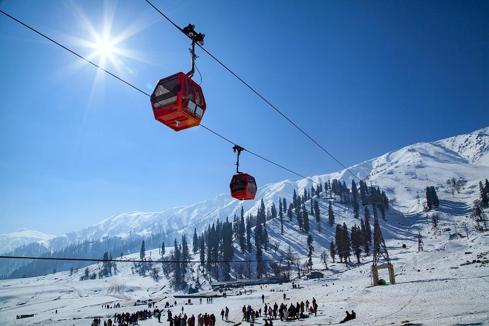 Great relief for Tourists in Gulmarg as authorities extended booking window to 60 days instead of 29 days