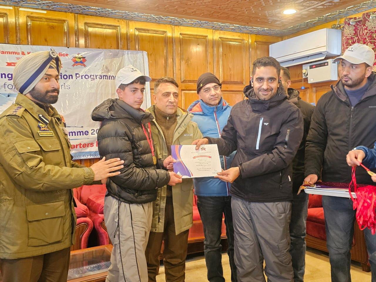 Skiing Competition for School Children Organized in North Kashmir: DIG Maqsood-ul-Zaman