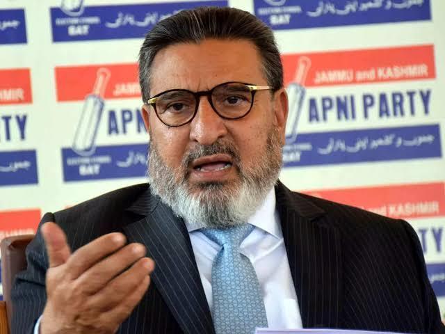 Altaf Bukhari extends condolences over the passing of former DIG police Sheikh Hafeez Akhtar