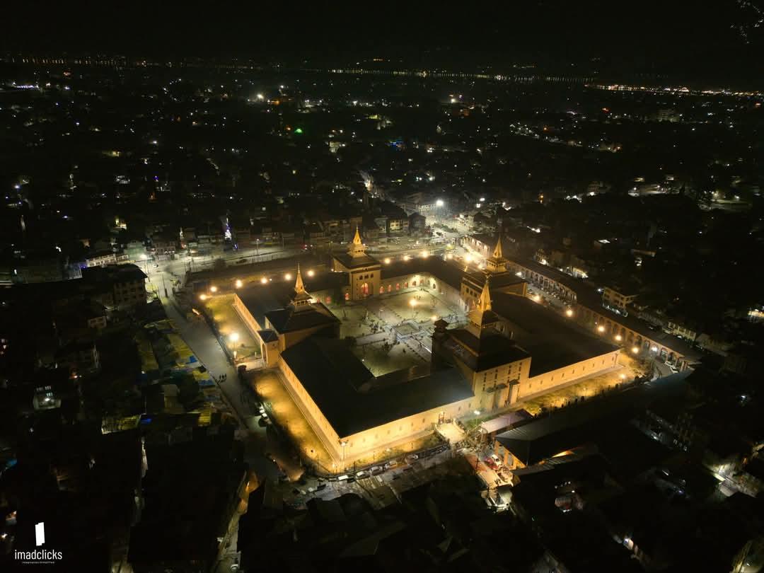 Jama Masjid Illumination Project: Mirwaiz Inaugurates the Enhanced Lighting During Ramzan,Elevating the Spiritual Ambiance for Devotees