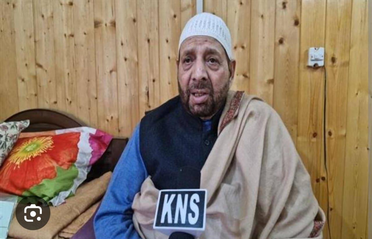 Kashmiri Pandits Integral to Kashmir's Social Fabric: Hakeem Yaseen