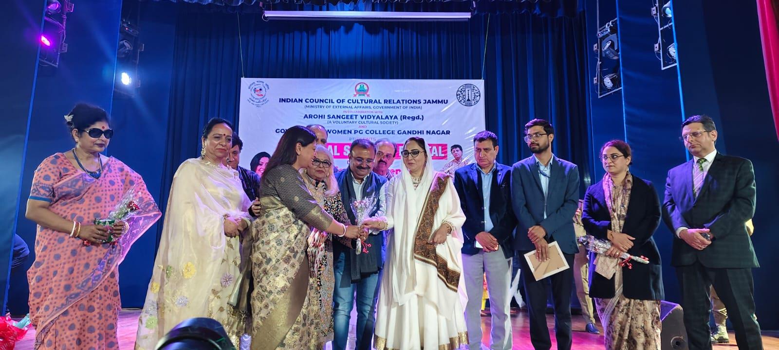 Dr Darakhshan chairs the Santoor recital session by ICCR , Aarohi Sangeet Vidhalaya in Jammu
