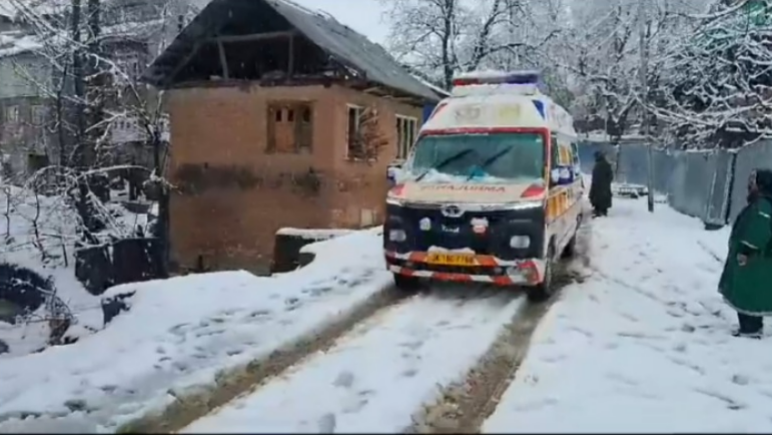 108 Ambulance Service Rescues Pregnant Woman Amid Heavy Snowfall in Kulgam