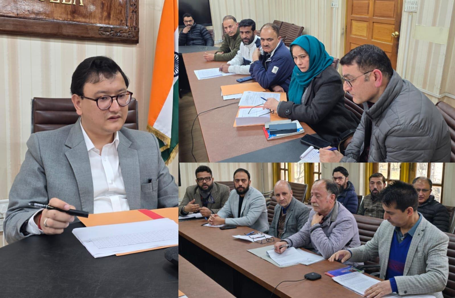 DC Baramulla Chairs DLIC Meeting, Directs Action to Resolve PMEGP Pendency