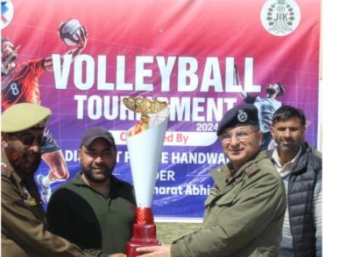 Police organizes Volleyball and Badminton Tournaments in Handwara & Anantnag
