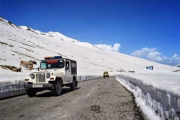 Gurez Road Likely to Reopen Today After a Month
