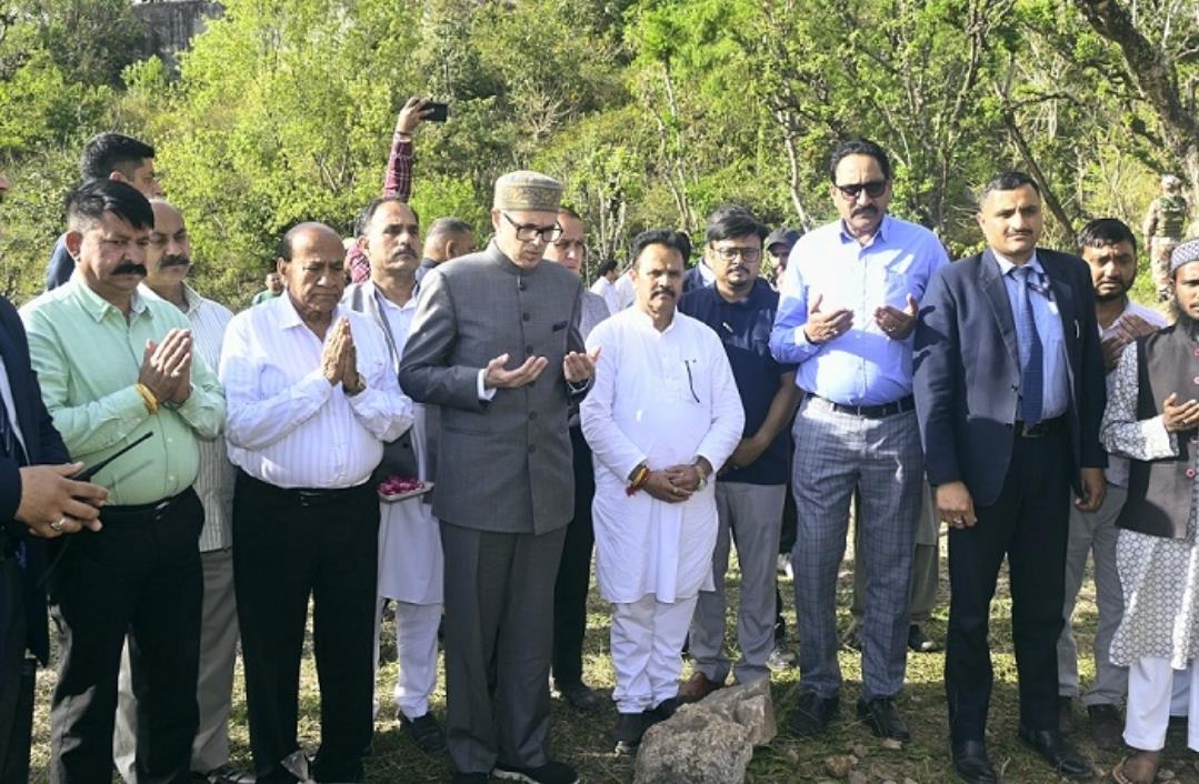 CM Omar Abdullah pays homage to Kathua encounter martyrs, stands in solidarity with families