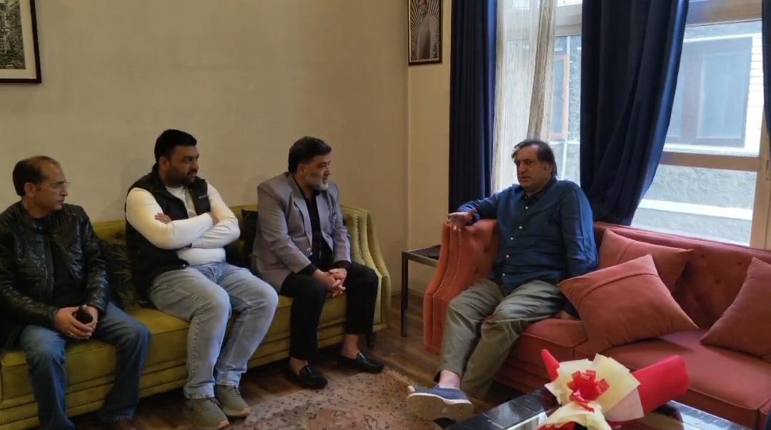 EJAC delegation calls on MLA Sajad Lone to garner support for workers' rights