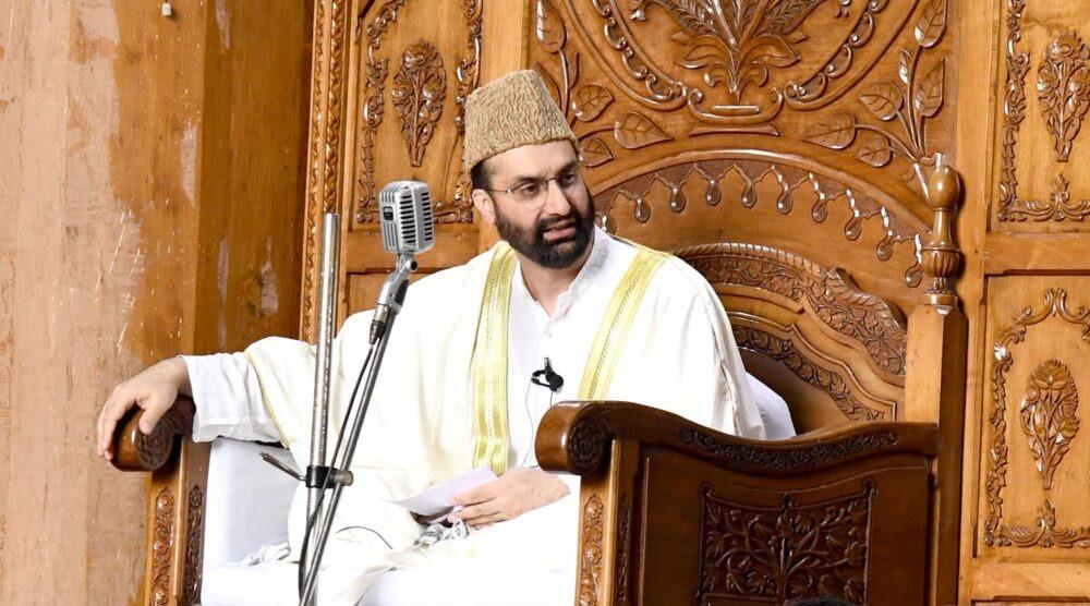 Mirwaiz-e-Kashmir Expresses Deep Grief Over Tral Darul Uloom Fire, Condoles Death of Minor, Prays for Injured