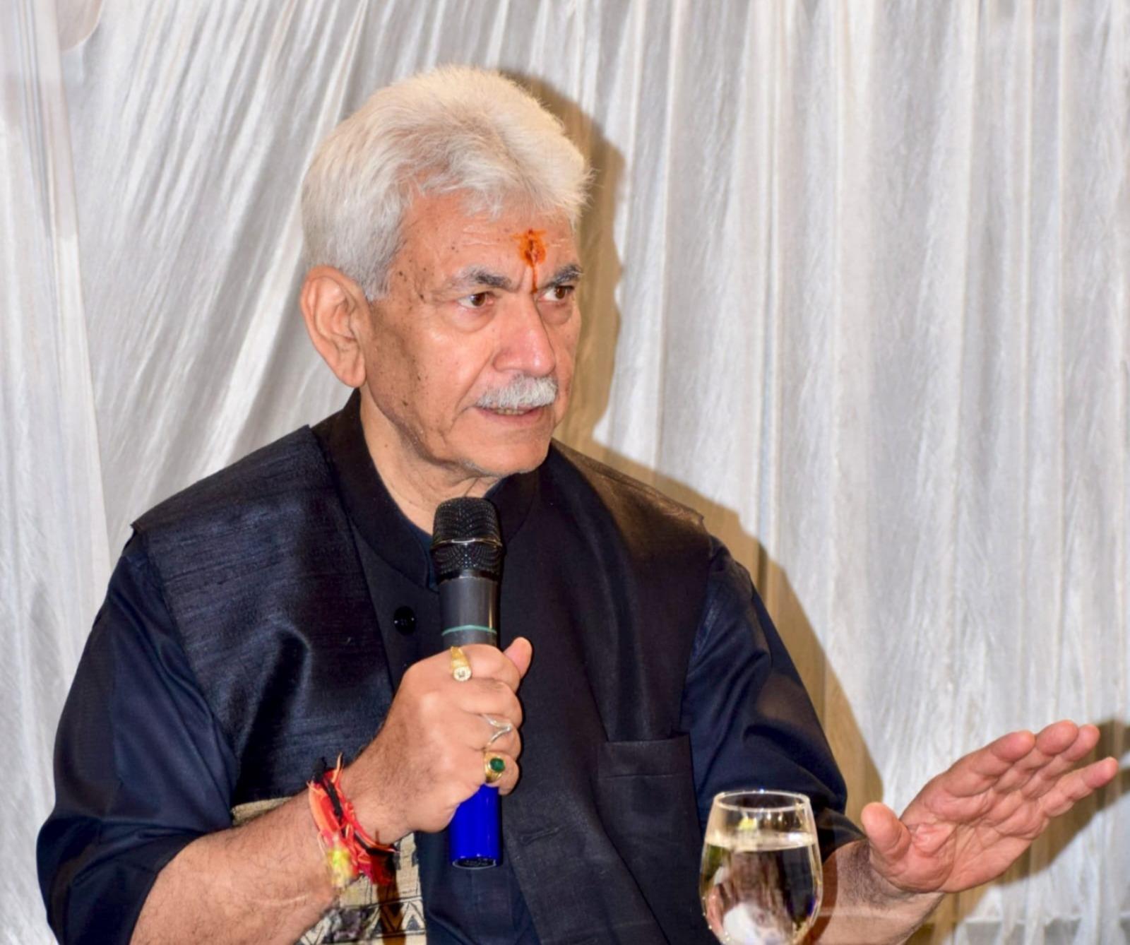 Lieutenant Governor interacts with YPO-Global One members in Srinagar
