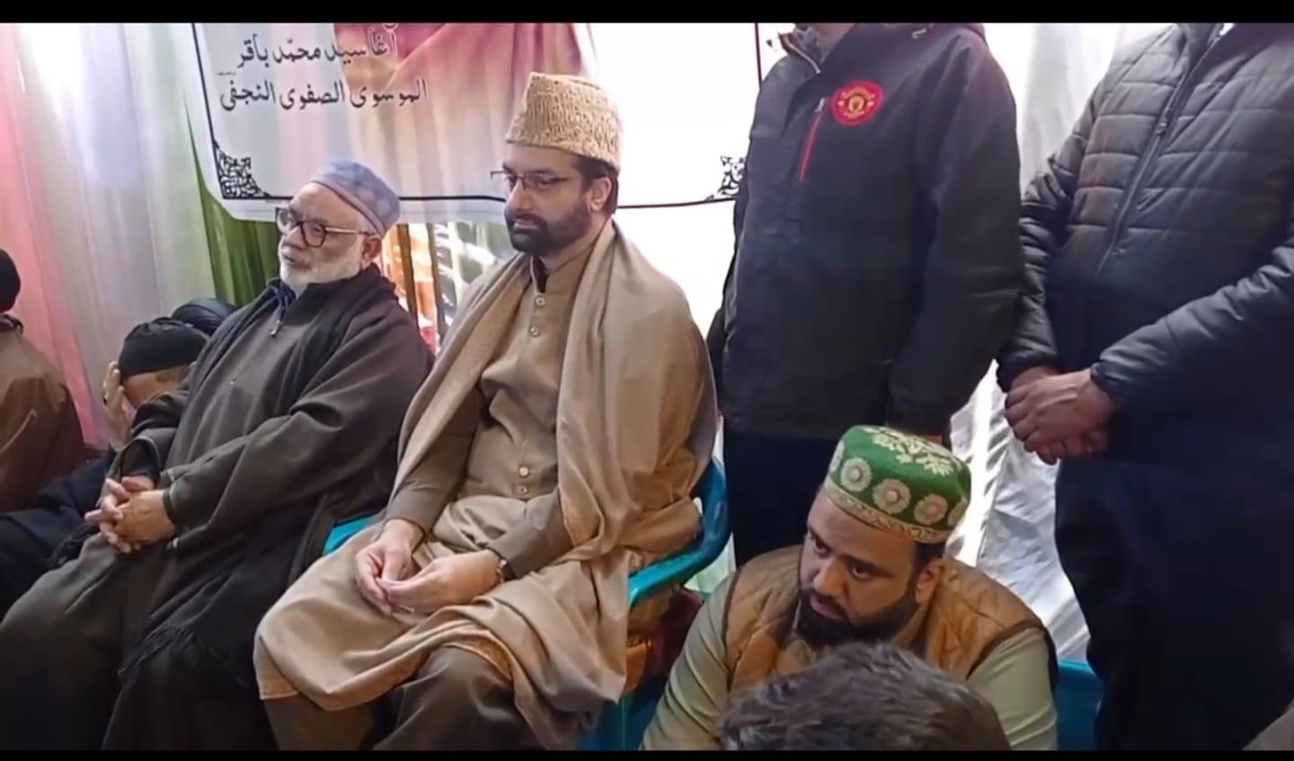 Mirwaiz Umar Farooq Visits Budgam to Offer Condolences on the Demise of Renowned Islamic Scholar Aga Syed Baqir Al-Moosavi