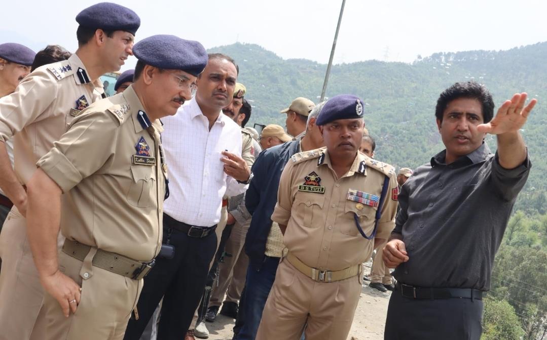 Div Com, IGP Jammu visit flood-hit areas of Ramban, review restoration, relief measures